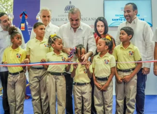 Presidente Luis Abinader entrega polideportivo techado en el Centro Educativo Santo Cura de Ars