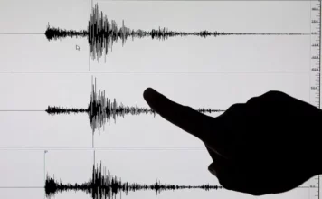 Un terremoto de magnitud 7,7 sacude la costa de Indonesia