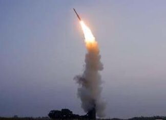 Seúl asegura que Corea del Norte lanzó unos 10 misiles de corto alcance hacia el mar