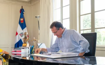 Marco Rubio llama a Ito Bisonó y abordan temas prioritarios para RD y EE. UU.