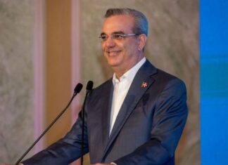 Luis Abinader en el top 3 de presidentes mejor valorados de América Latina según cb global data