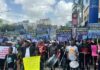 Protestan frente al Ministerio de Educación por aumento salarial y obras escolares