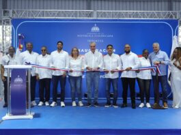 Gobierno entrega moderno techado multiuso al distrito municipal El Carril