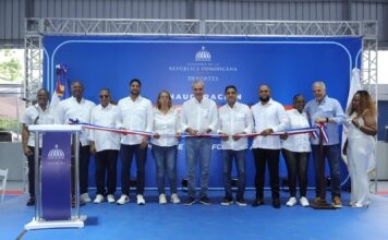 Gobierno entrega moderno techado multiuso al distrito municipal El Carril