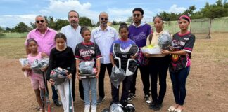 INEFI entrega utilería deportiva a academia Las Angelitas del Valle