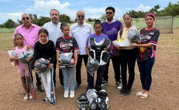 INEFI entrega utilería deportiva a academia Las Angelitas del Valle