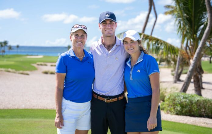 Rachel Kuehn, Brenda Corrie-Kuehn y Taylor Kueh, familiares de Jack Corrie 1