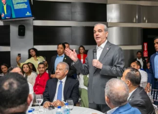 Abinader destaca reducción de la pobreza y avances económicos durante su gestión