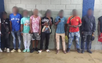 Detienen 41 haitianos indocumentados en Picapollos y tiendas chinas de La Romana