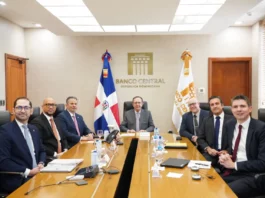 Valdez Albizu recibe a delegación del FMI y destaca perspectivas de crecimiento del país