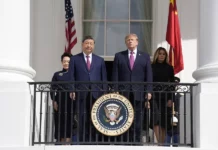 Embajador de EEUU en China afirma que Trump ofreció a Xi comprar armas estadounidenses
