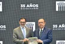 BCRD reconoce a personal por tiempo de servicio a la institución