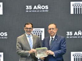 BCRD reconoce a personal por tiempo de servicio a la institución