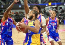 Mauricio Báez derrota a San Lázaro y pasa al primer lugar del Grupo A del TBS Distrito 2026