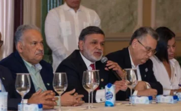 Comerciantes piden medidas para frenar impacto de la crisis en el país