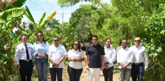 Ministro de Turismo inicia segunda fase de reconstrucción vial en Arroyo Barril con inversión superior a RD$88 millones
