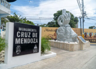 Dío Astacio inaugura monumento remozado de la Cruz de Mendoza en SDE